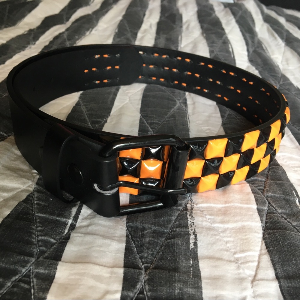 NWOT Orange/Black Pyramid Studded Belt Size Small
